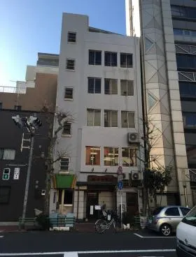 中里ビルの外観