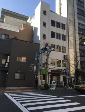 中里ビルの外観