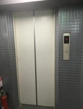 佐藤ビルの外観