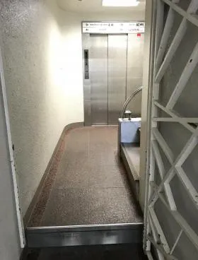 塚本不動産ビルの外観