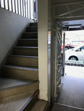 塚本不動産ビルの外観