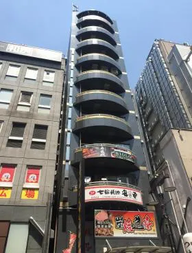 ブロンズビルの外観