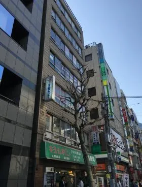ヤマダビルの外観