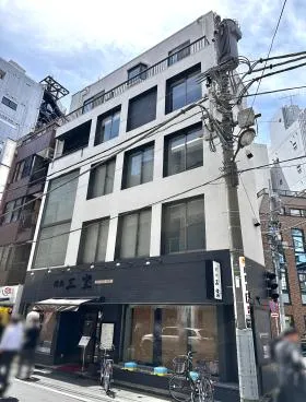 WORK&HOUSE suidobashiビルの外観