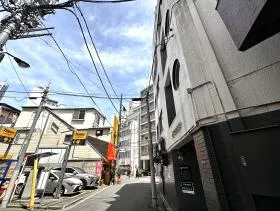 WORK&HOUSE suidobashiビルの外観