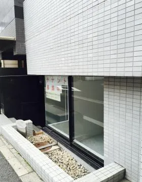 三崎町スカイフィールドビルの外観