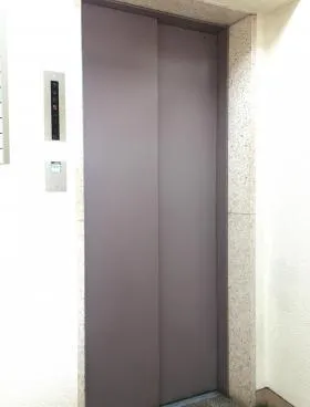 大興ビルの外観