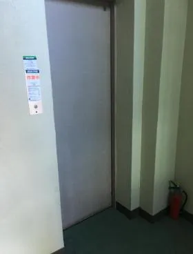 榎本一輝ビルの外観