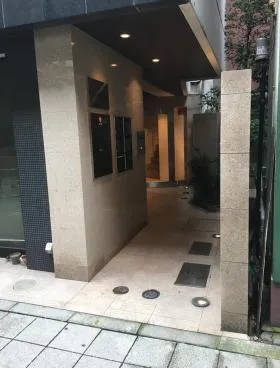 クレストビルの外観