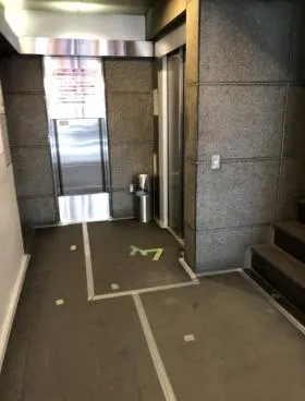 エスト新宿ビルの外観