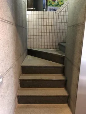 エスト新宿ビルの外観