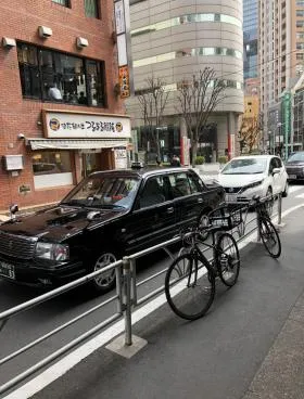 エスト新宿ビルの外観