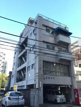 服部ビルの外観