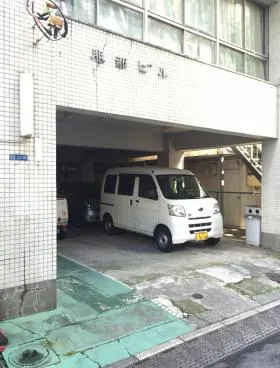 服部ビルの外観