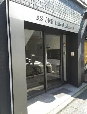 AS ONE 三越前の外観