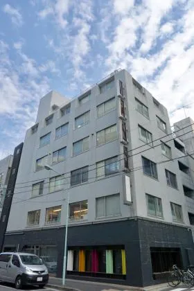 AS ONE 三越前の外観
