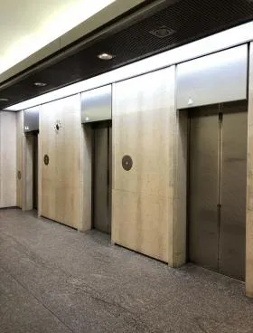 住友生命茅場町ビルの外観