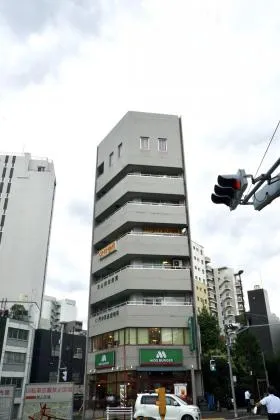 東京建設自労会館の外観