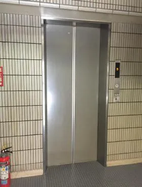 信井ビル別館の外観