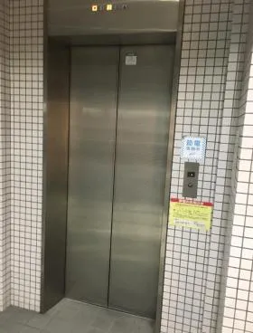 アクシス調布ビルの外観