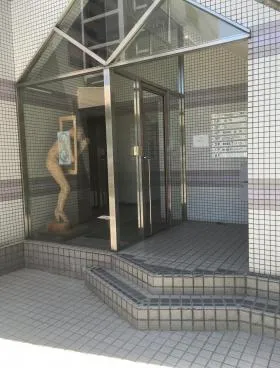 ホアリーナビルの外観