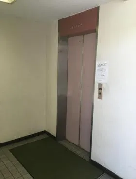 ホアリーナビルの外観