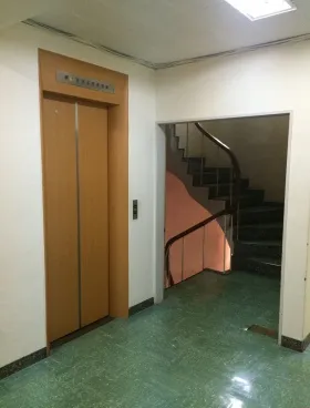 白川ビルの外観