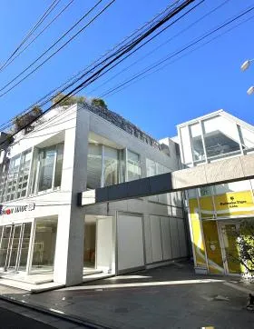 Barbizon77の外観