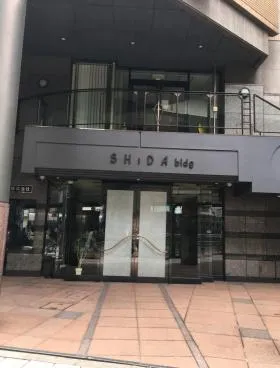 信田ビルの外観