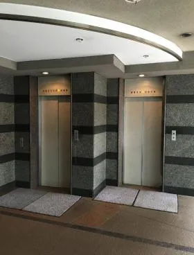 信田ビルの外観