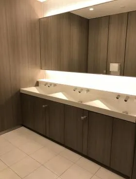 エンパイヤビルの外観