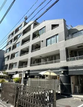 アクシア原宿の外観