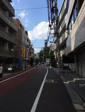 かつよしビルの外観