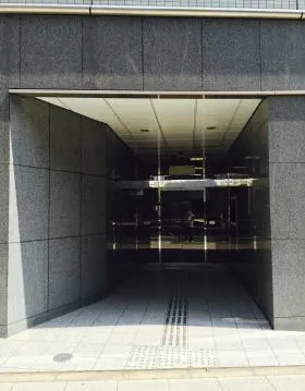 京王初台1丁目ビルの外観