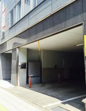 京王初台1丁目ビルの外観