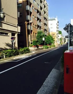 網代ビルの外観