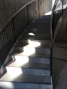 巣鴨ダイヤビルの外観