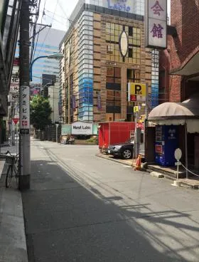アタミビルの外観