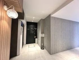 The Corner SHINJUKU(旧ツインズ新宿ビル)ビルの外観