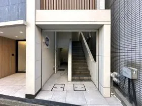 The Corner SHINJUKU(旧ツインズ新宿ビル)ビルの外観