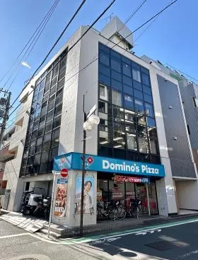 The Corner SHINJUKU(旧ツインズ新宿ビル)ビルの外観