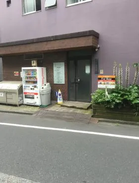 三栄ビルの外観
