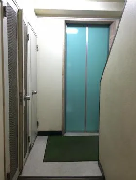坂詰ビルの外観