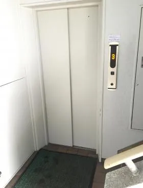 小宮山ビルの外観