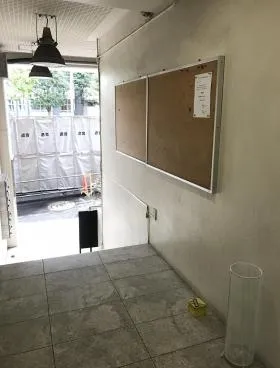 市谷薬王寺ビルの外観