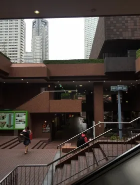 新宿センタービルの外観