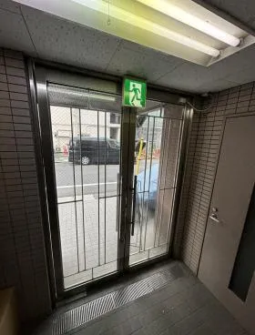 S.Y.T.Bldg中目黒(旧アールブラウン)ビルの外観