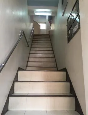 磯合ビルの外観