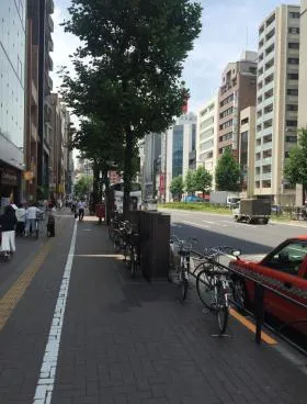 磯合ビルの外観