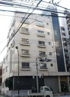 山市ビルの外観